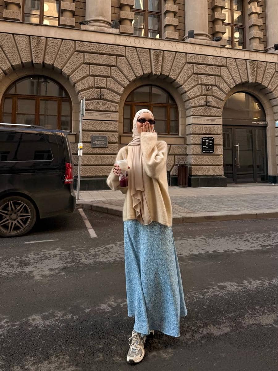 OOTD Sweater dan Rok ala Alyona Tata