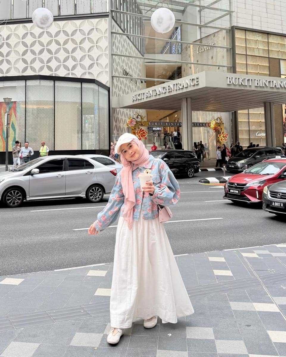 OOTD Pakai Topi ala Syindi Lucia