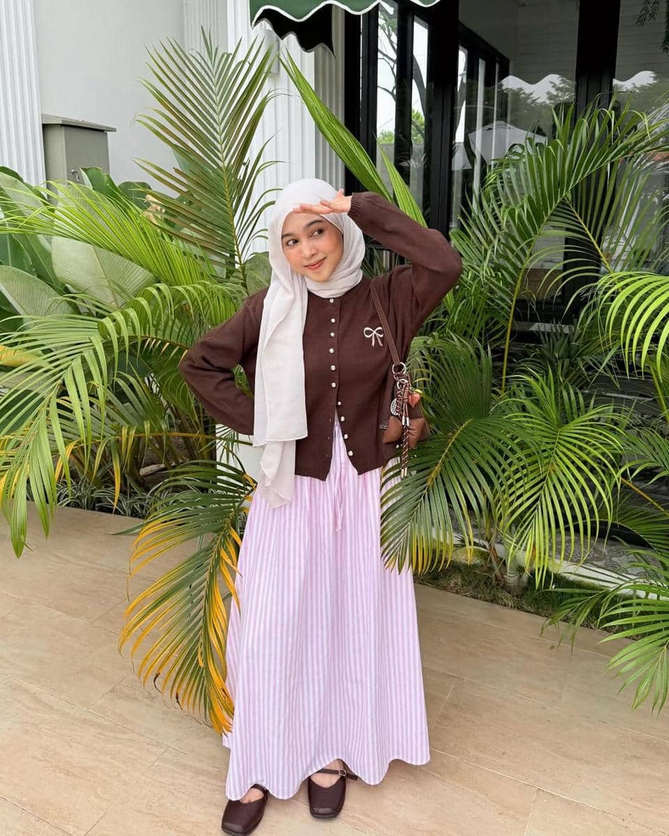 OOTD Nuansa Cokelat ala Syindi Lucia