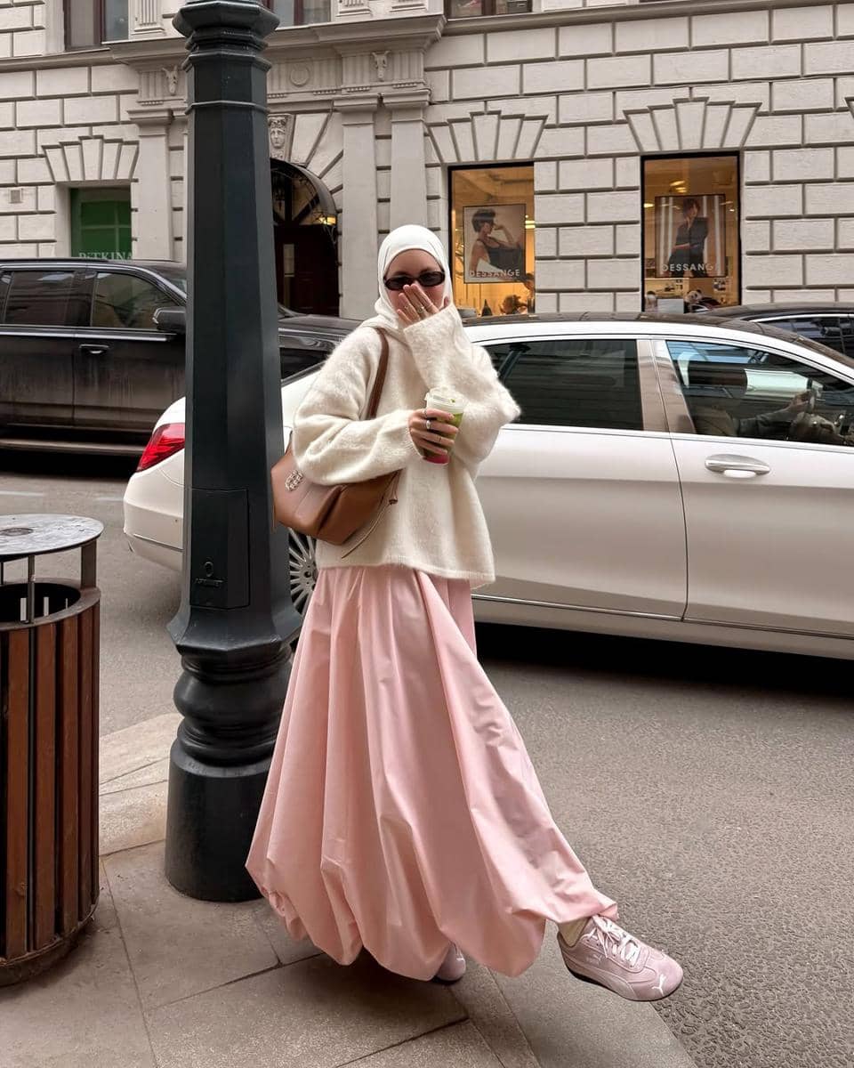 OOTD Sweater dan Rok ala Alyona Tata