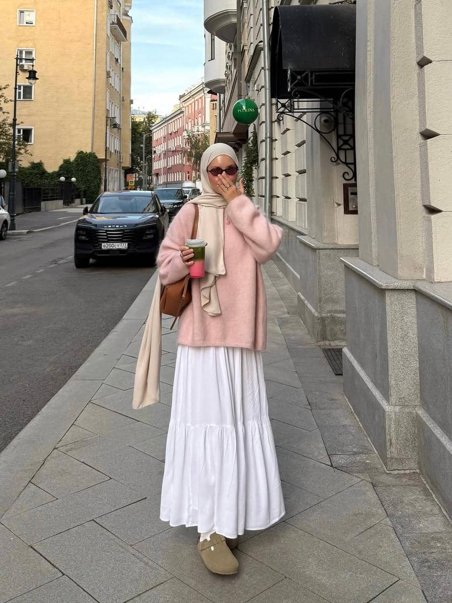 OOTD Sweater dan Rok ala Alyona Tata