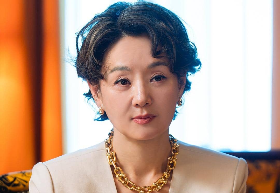 Bae Jong Ok di drama We Are All Trying Here