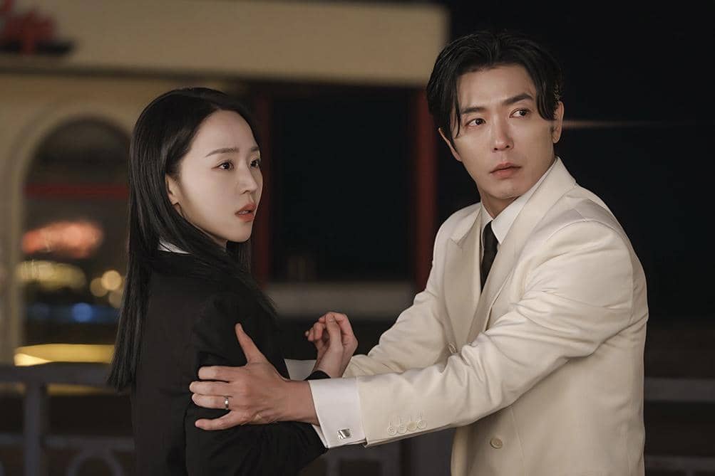 Joo In A (Shin Hae Sun) dan Jeon Jae Yeol (Kim Jae Wook) dalam drakor Filing for Love
