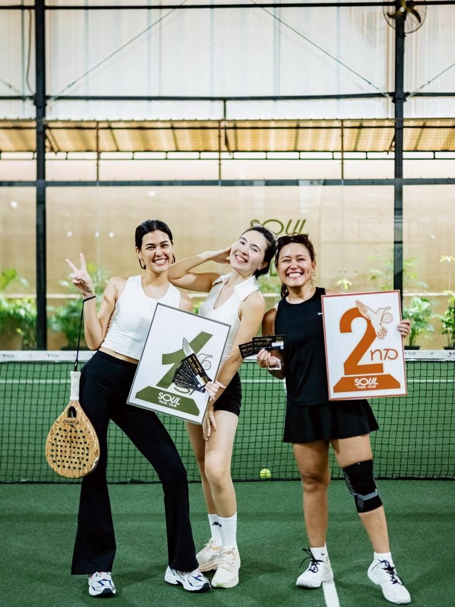 referensi outfit sporty look ala Rebecca Tamara