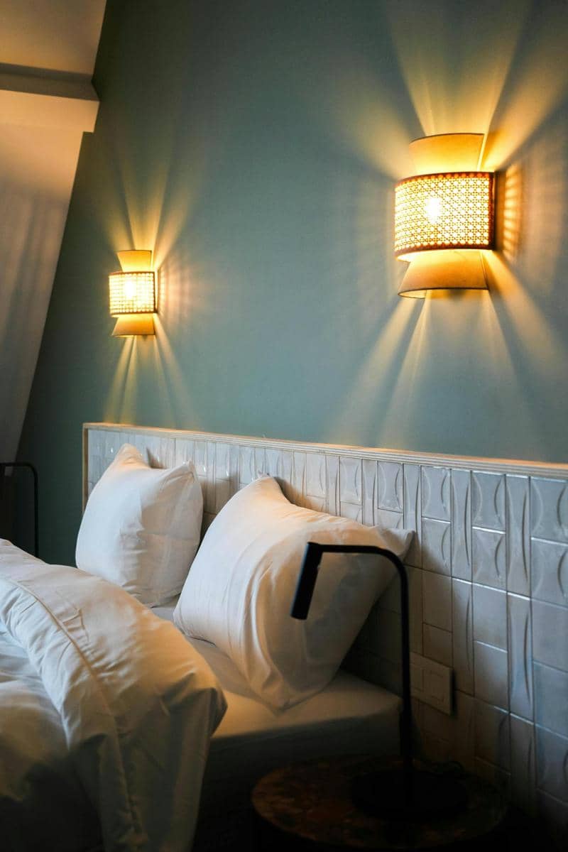 lampu dinding kamar tidur 