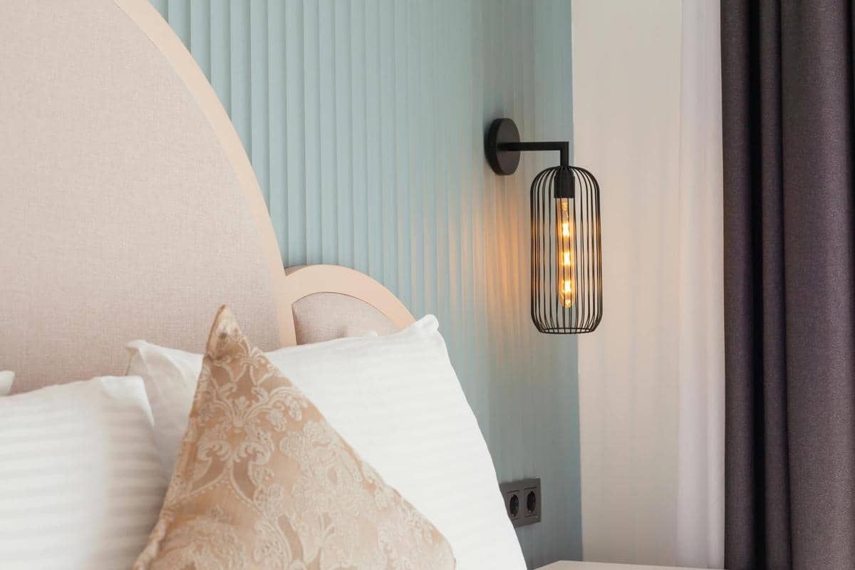 lampu dinding kamar tidur