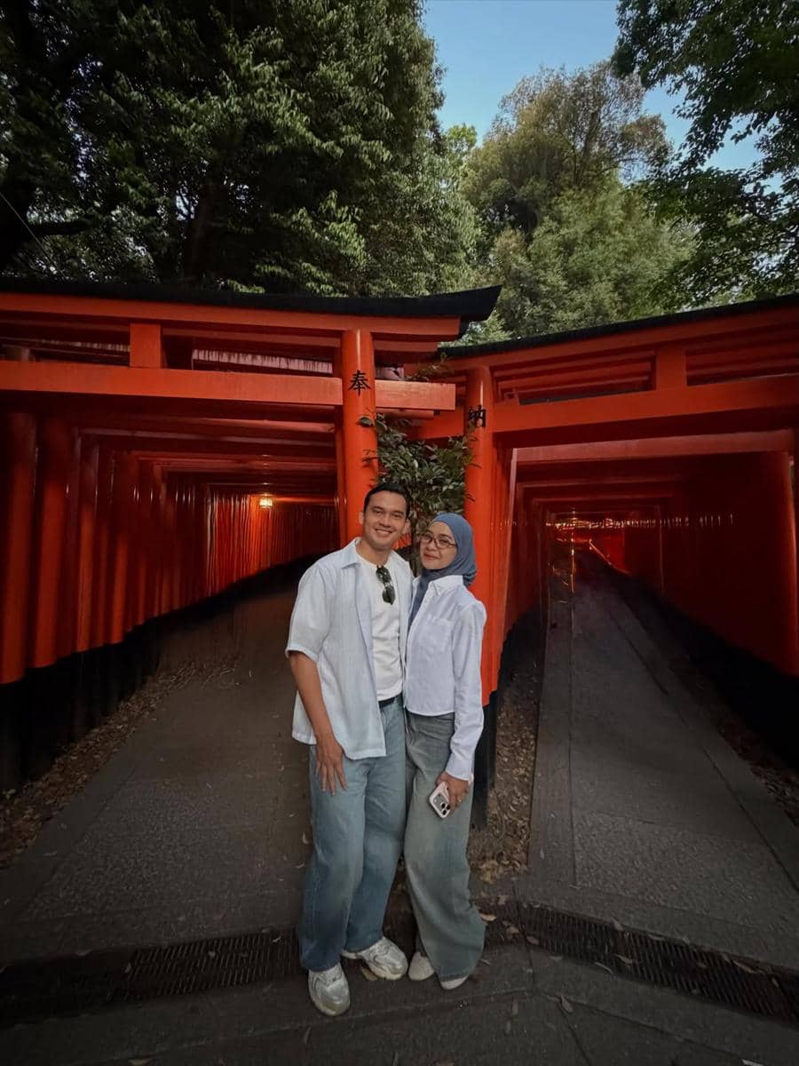 Ikbal Fauzi dan istri jalan-jalan di Kyoto