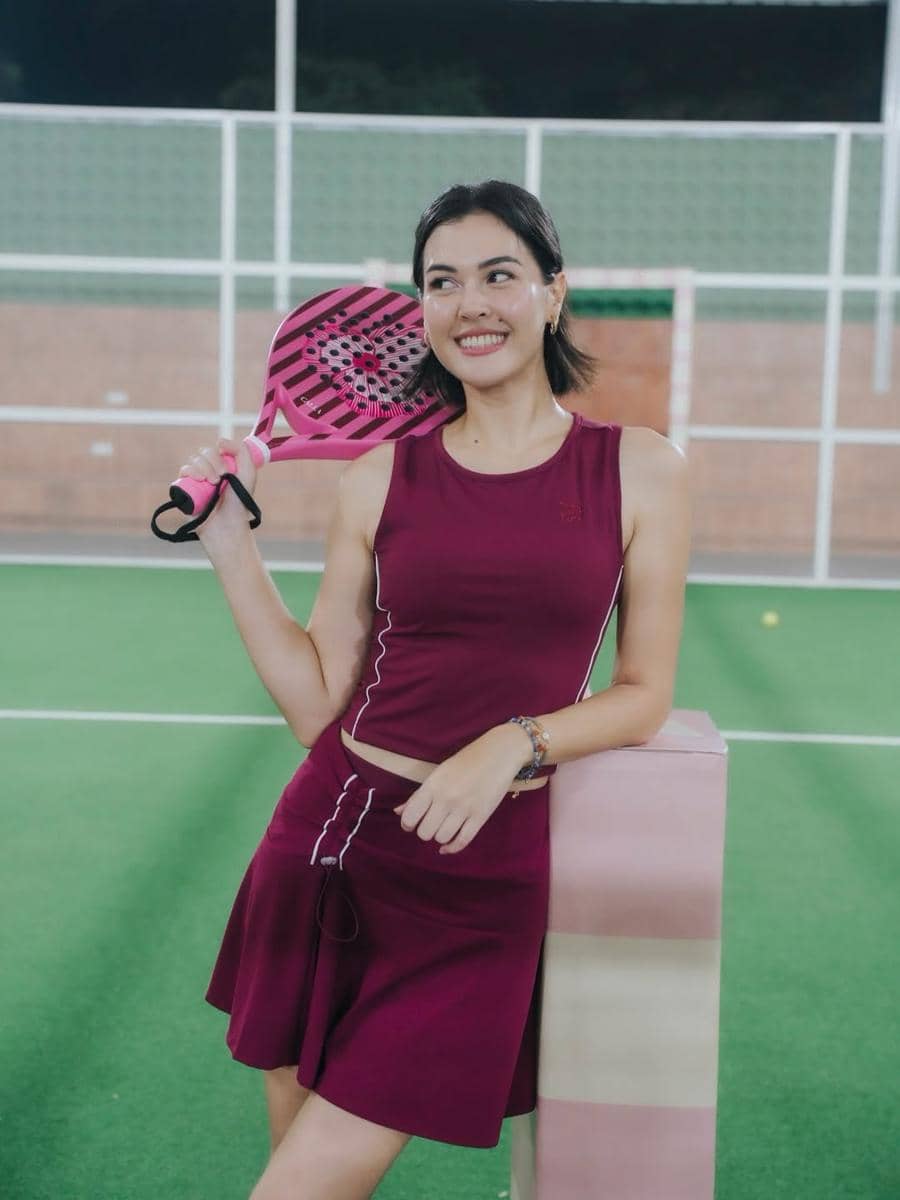referensi outfit sporty look ala Rebecca Tamara