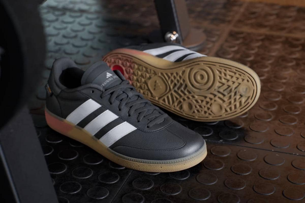 foto sepatu adidas untuk kaki lebar 