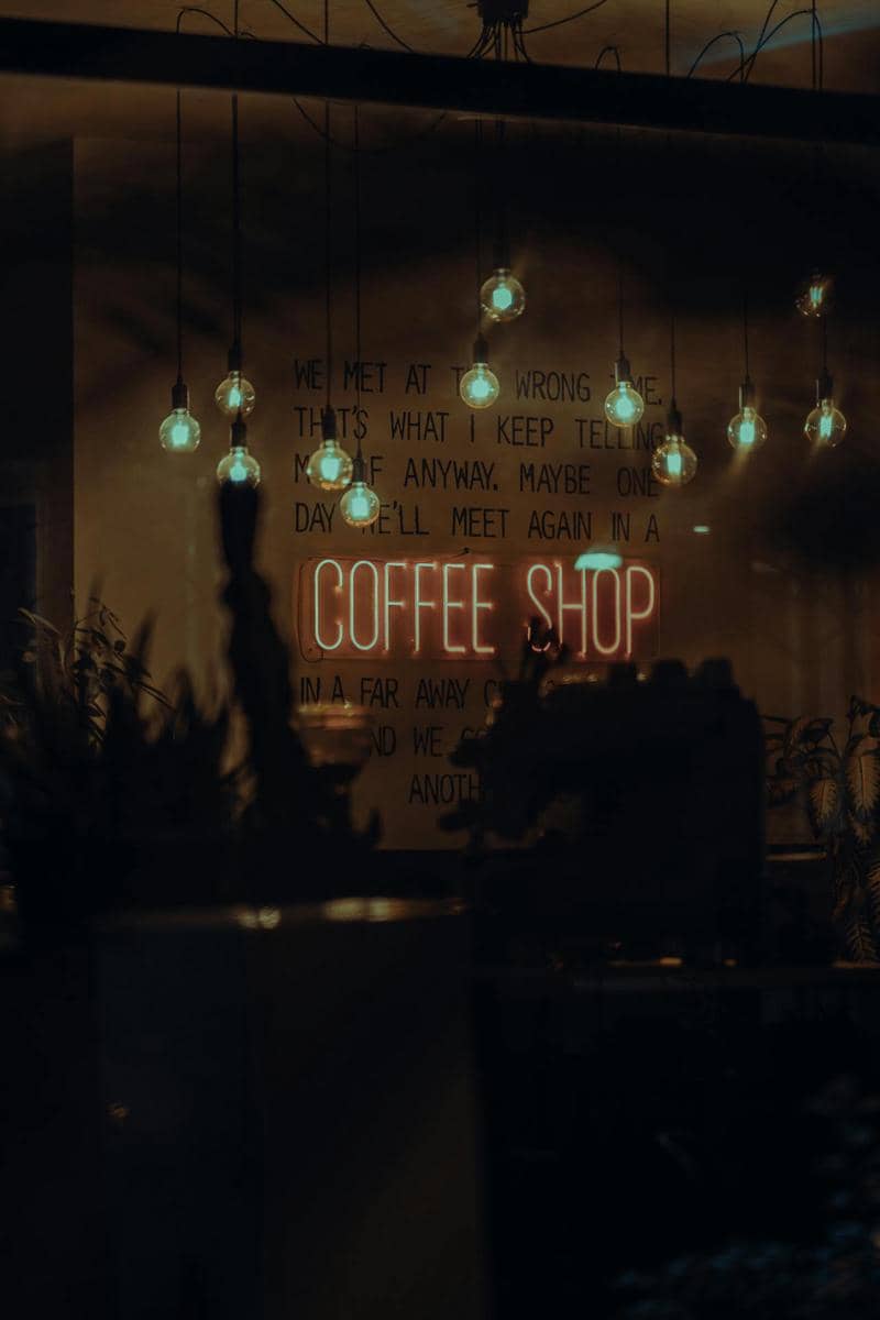 Ilustrasi lampu neon (pexels.com/Atahan Demir)