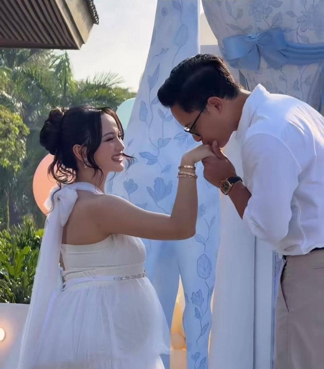 gaya Nanda Arsyinta saat gender reveal