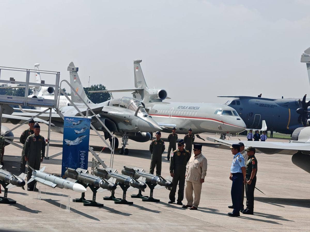 Presiden Prabowo Subianto serahkan 6 pesawat jet tempur Dassault Rafale, 4 pesawat Dassault Falcon 8X, 1 pesawat Airbus A400M Atlas MRTT, 2