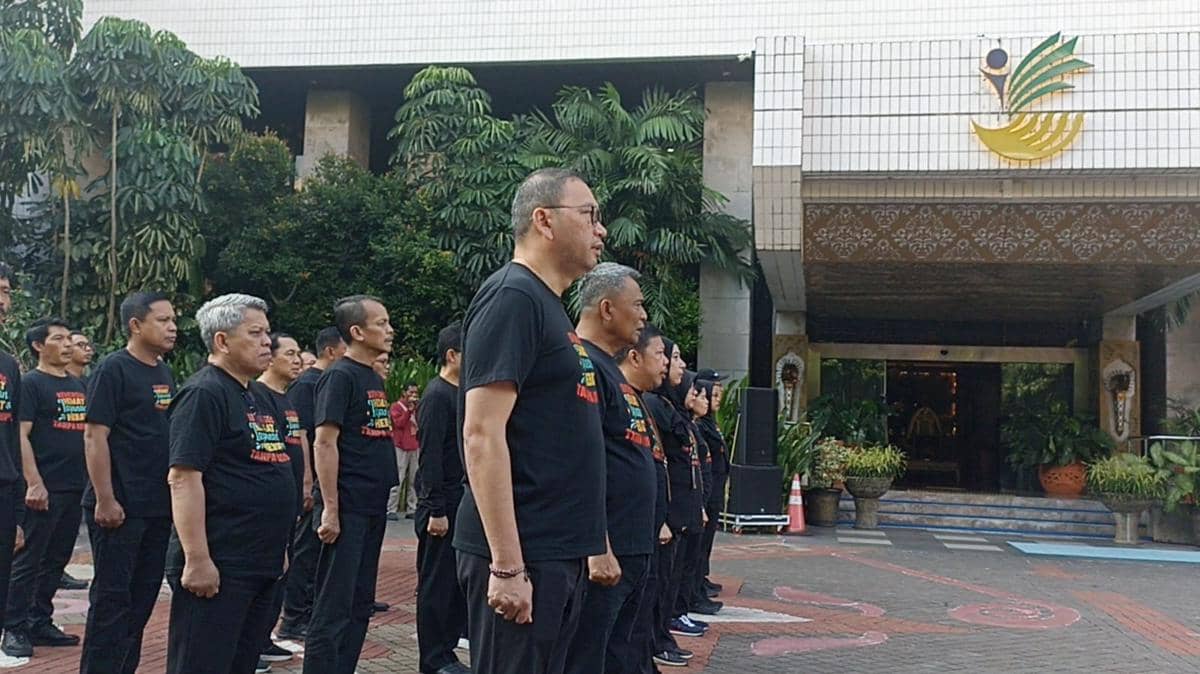 Menteri Sosial Syaifullah Yusuf memimpin ikrar tanpa korupsi di Kemensos l, Senin (18/5/2026). 