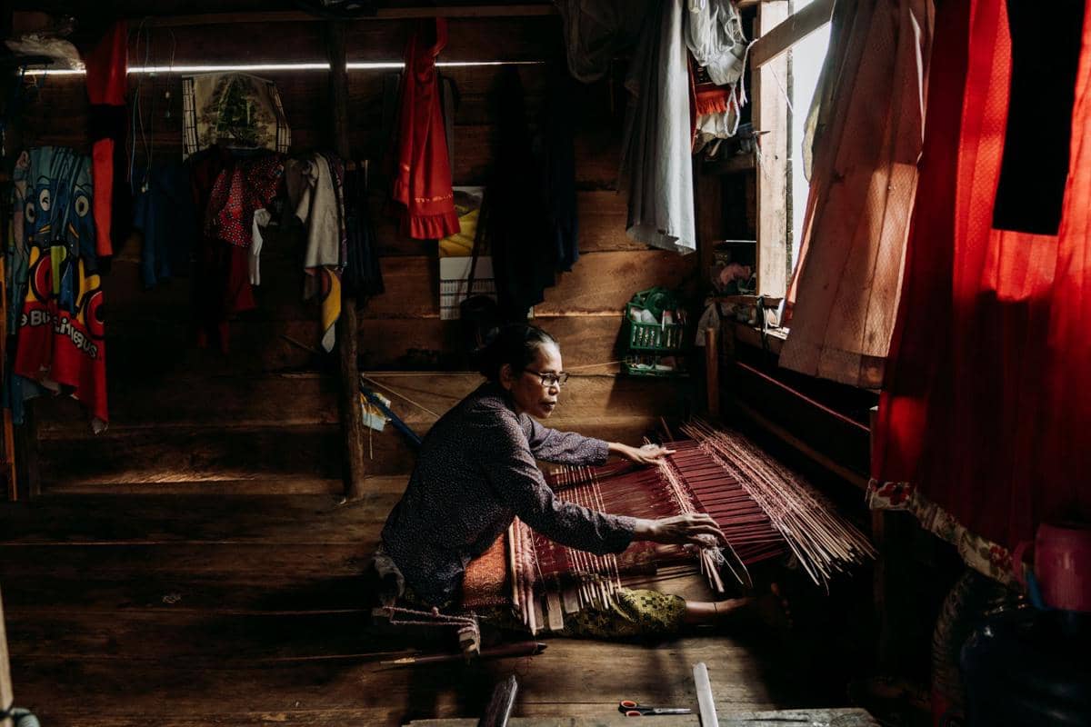 Perajin songket di Kampung Perigi (Dok. BOW Motret)