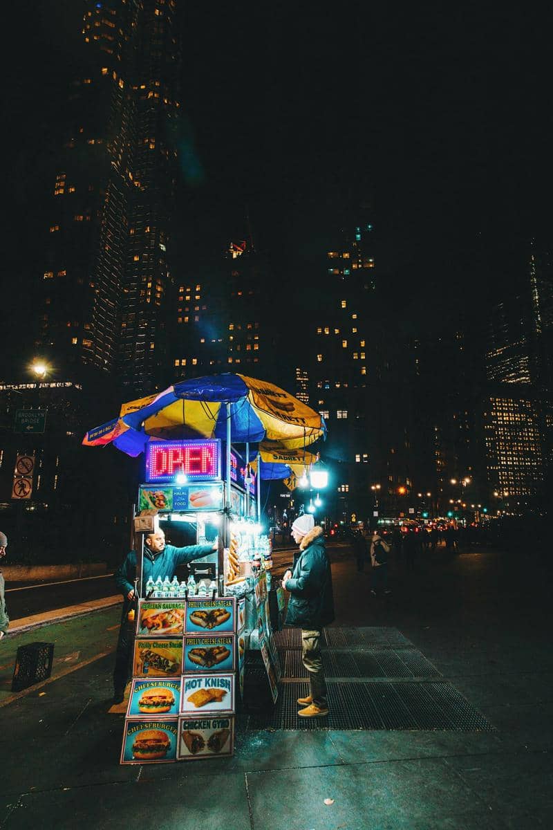 Ilustrasi lampu gerobak (unsplash.com/Photo by Joseph Pearson)