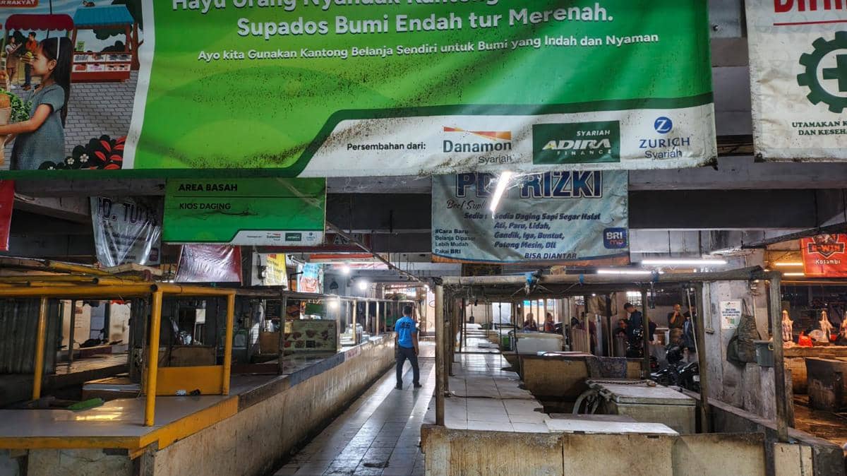 Pedagang Daging Sapi di Pasar Kosambi Mogok Berjualan. IDN Times/Istimewa