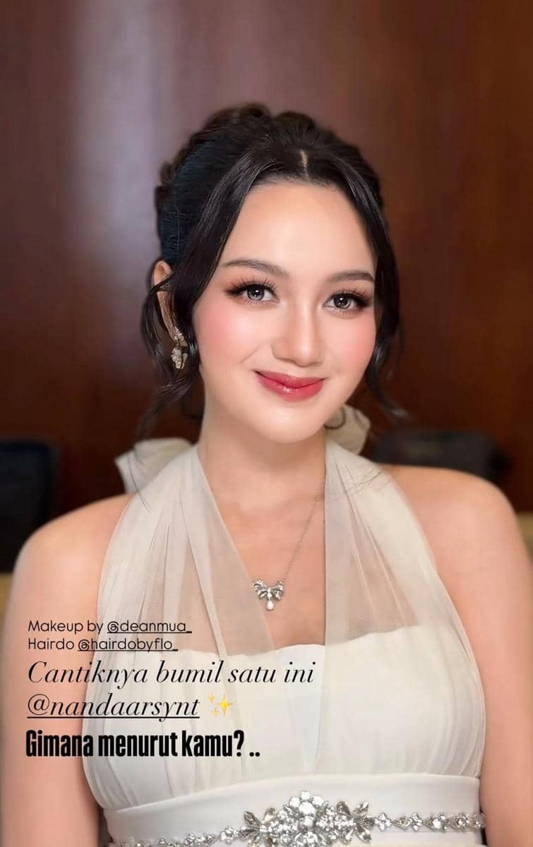 gaya Nanda Arsyinta saat gender reveal