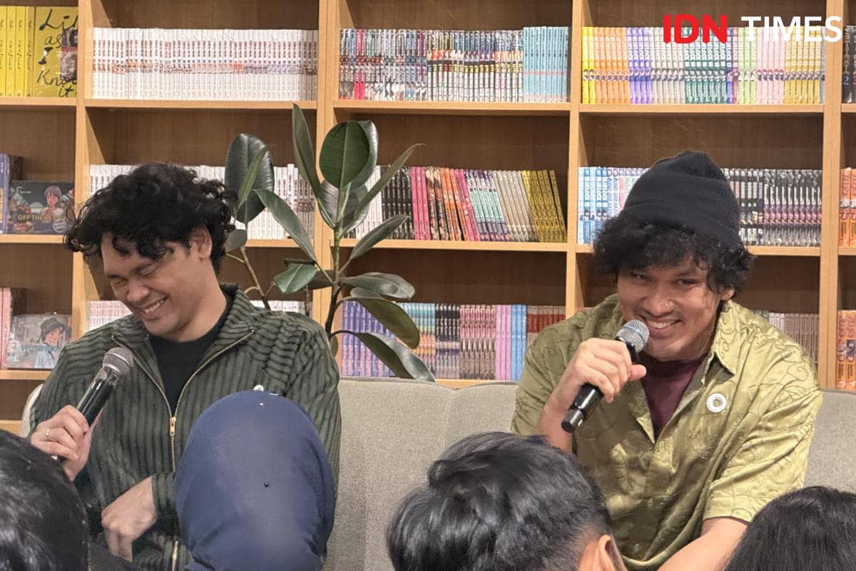 momen konferensi pers The Overtunes pada Senin (18/5/2026)