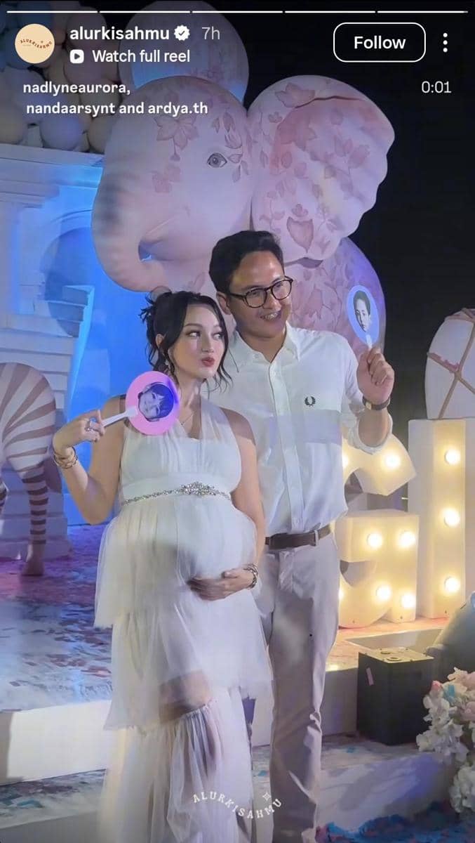gaya Nanda Arsyinta saat gender reveal