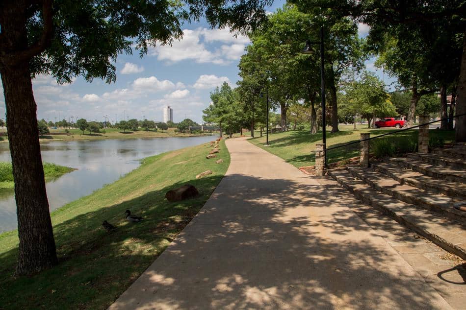 Potret Richard Greene Linear Park di Arlington, Texas, Amerika Serikat