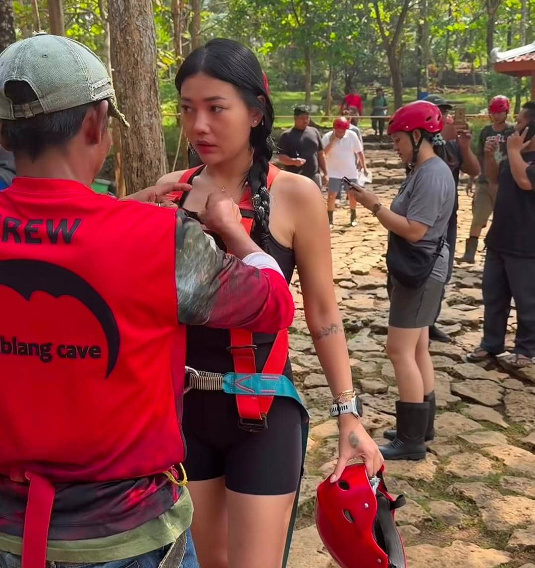 Wendy Walters di Gua Jomblang