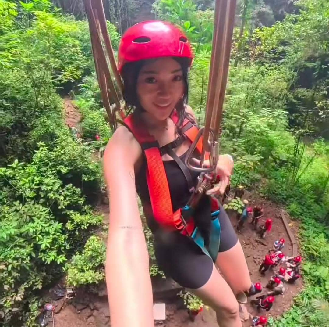 Wendy Walters di Gua Jomblang