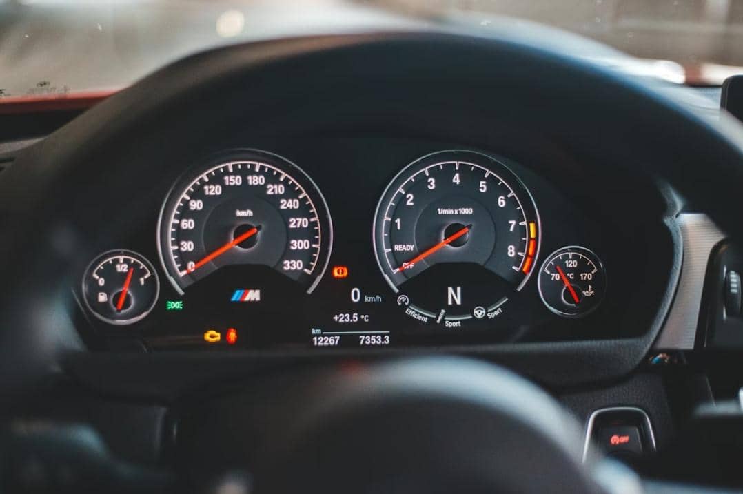 ilustrasi speedometer