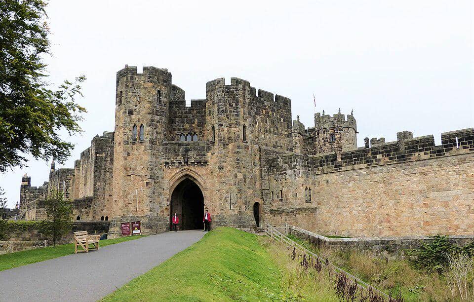 Kastil Alnwick di Inggris