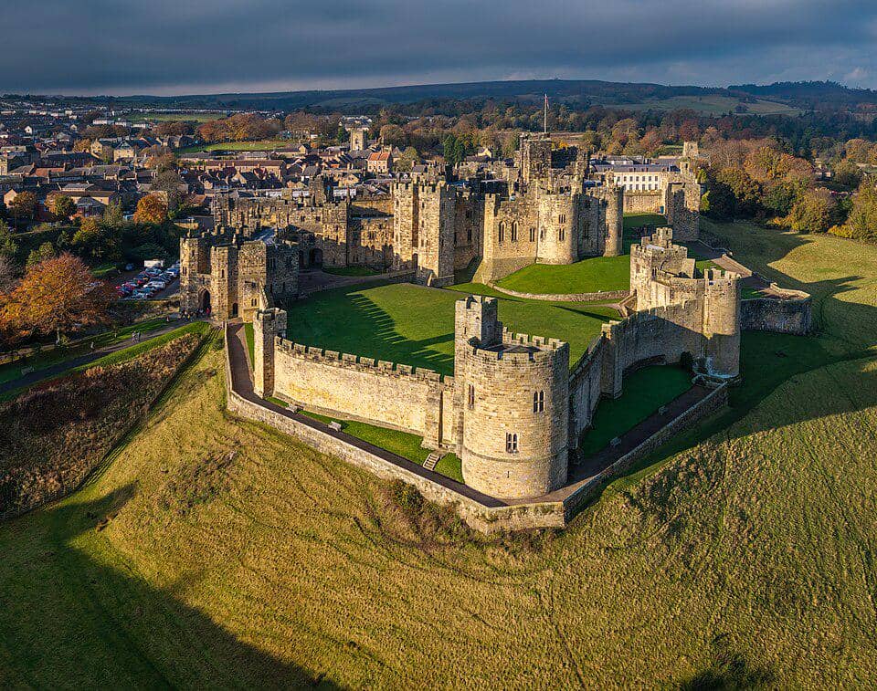Kastil Alnwick di Inggris