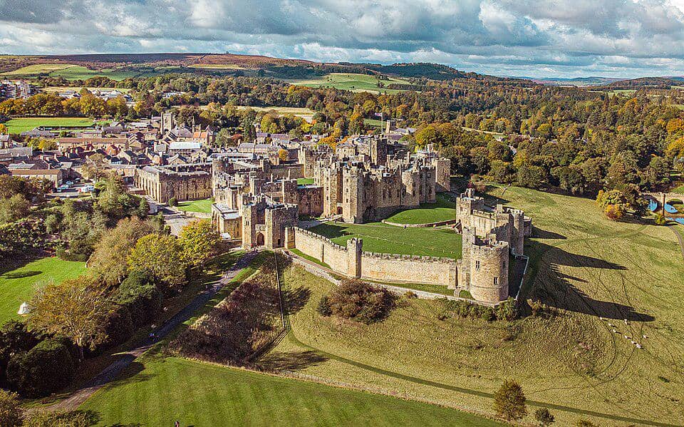 Kastil Alnwick di Inggris