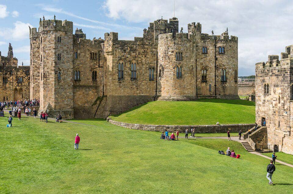 Kastil Alnwick di Inggris