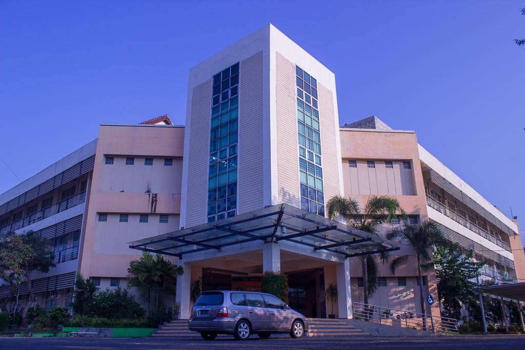 Institut Teknologi Sepuluh Nopember (ITS) - Surabaya