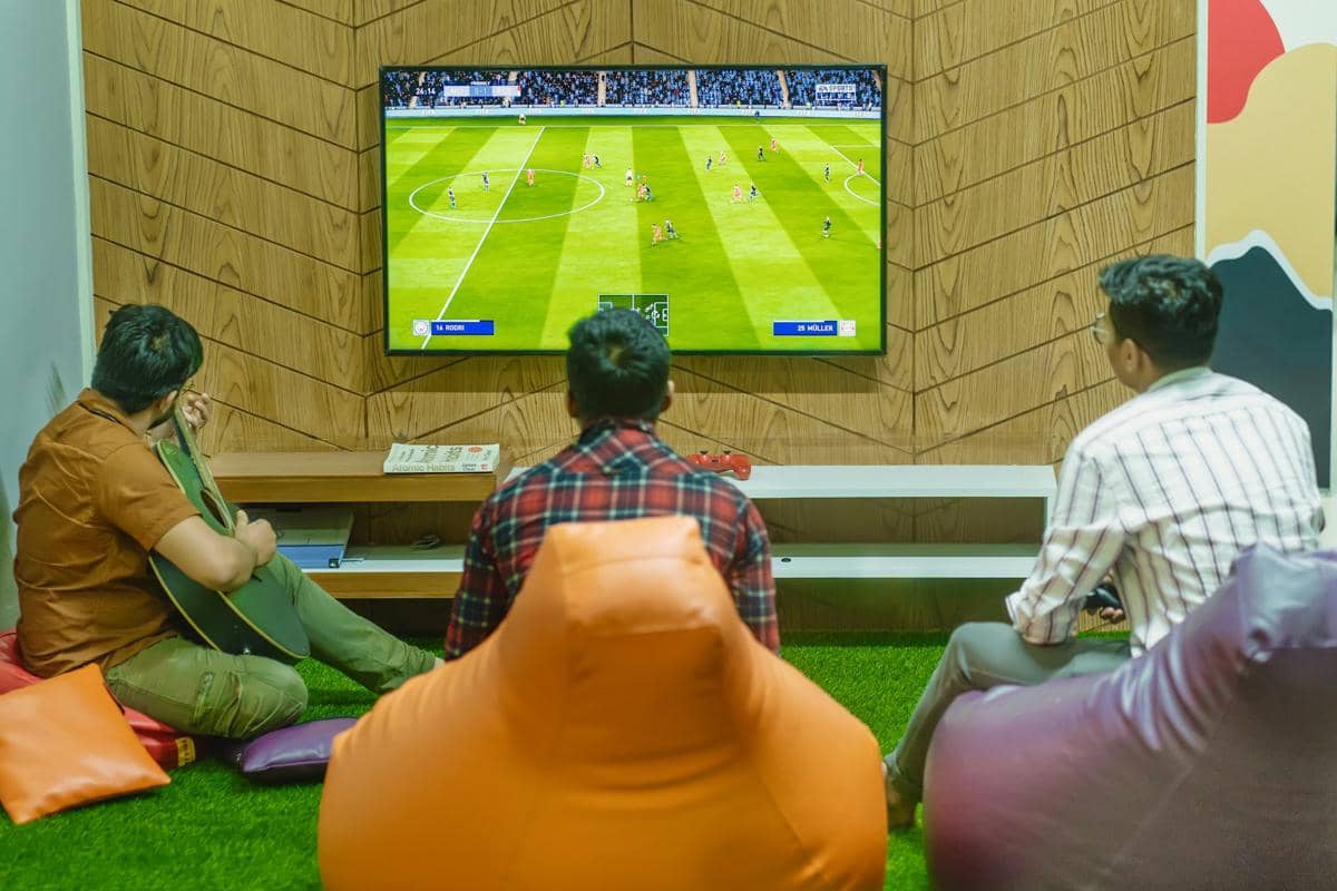 Ilustrasi nonton bola