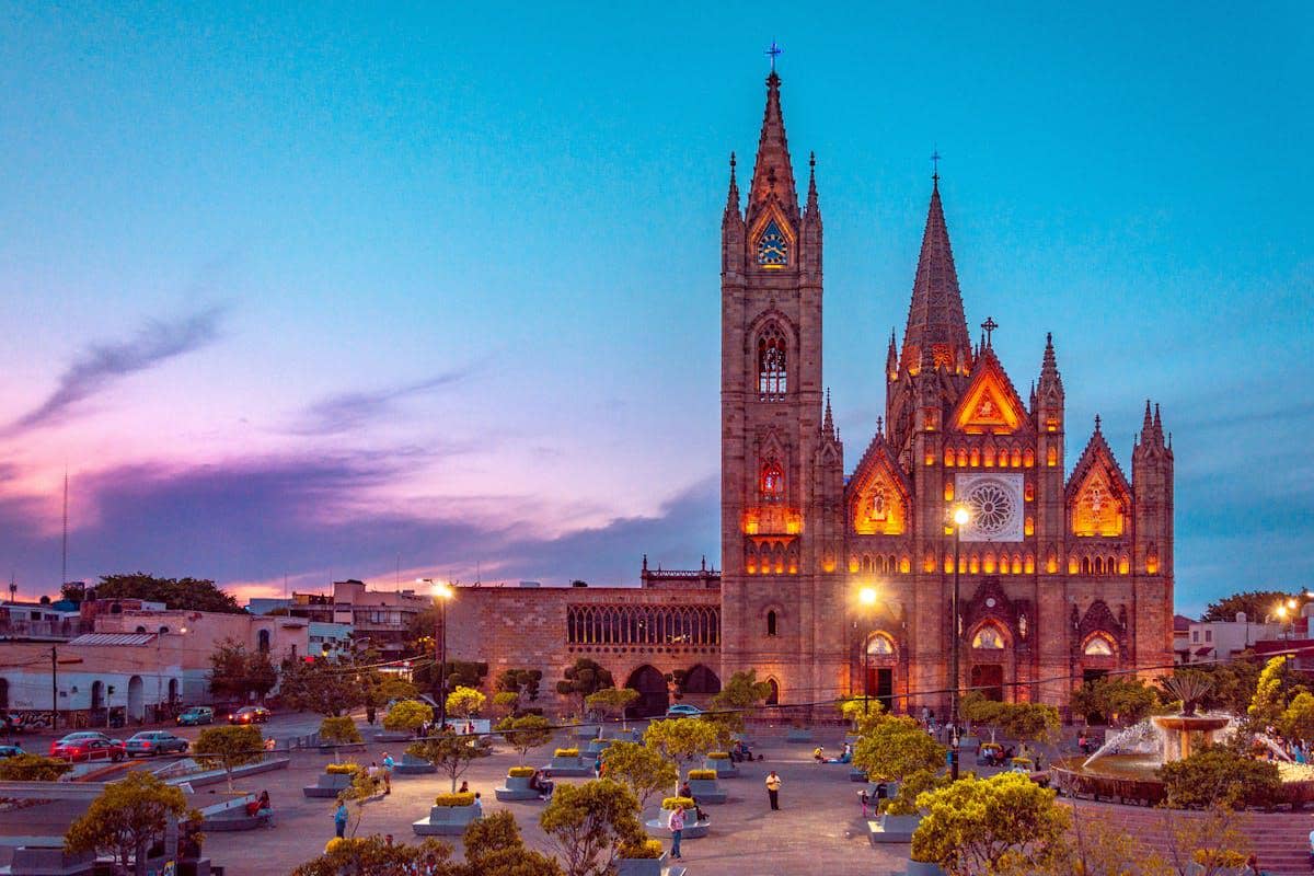 ilustrasi Templo Expiatorio in Guadalajara, Mexico