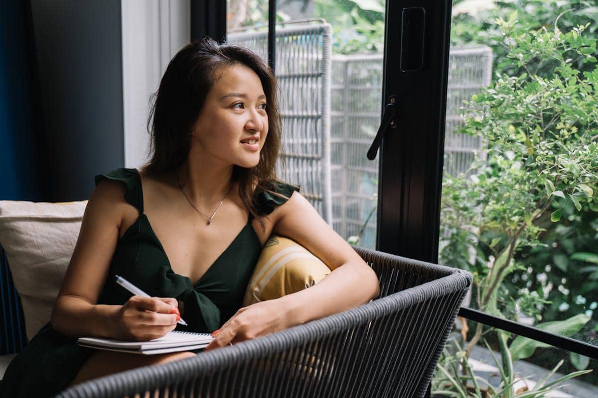 Pikiran Kusut? Coba 5 Mindful Journaling Prompts Ini, Yuk!