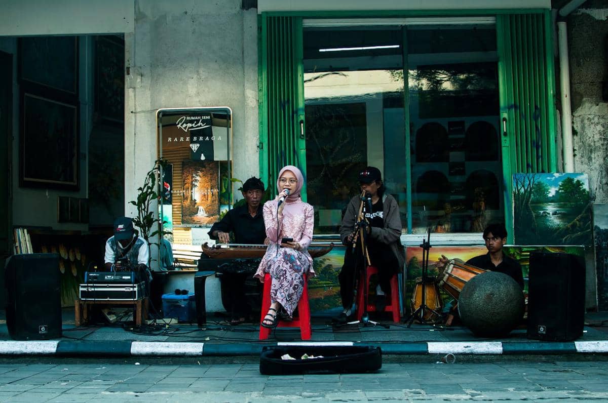 Ilustrasi live music jalanan 