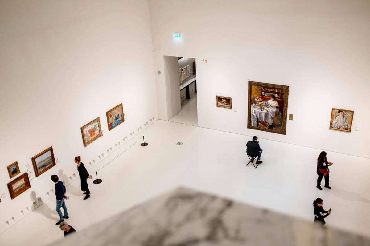 ilustrasi tidak memegang atau merusak koleksi museum (pexels.com/Laura Paredis)