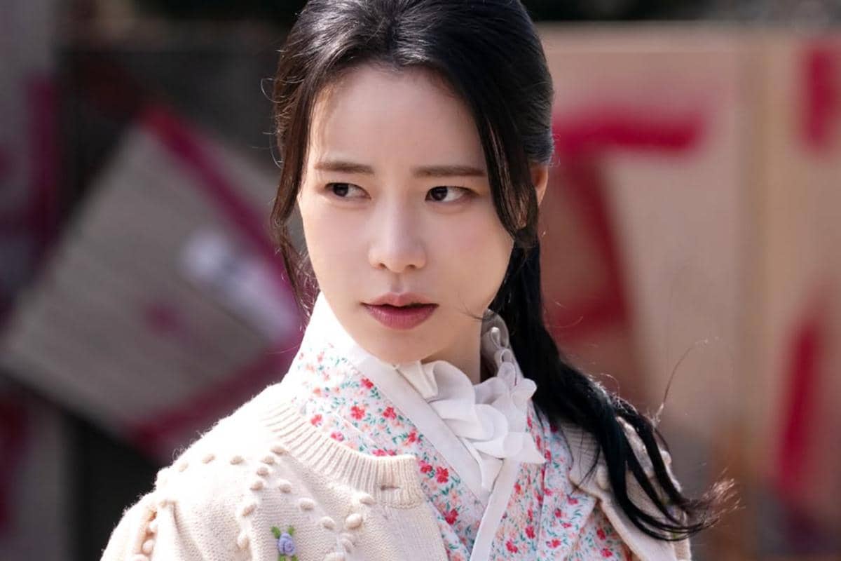 7 Tantangan Kang Dan Sim Hidup sebagai Shin Seo Ri di My Royal Nemesis