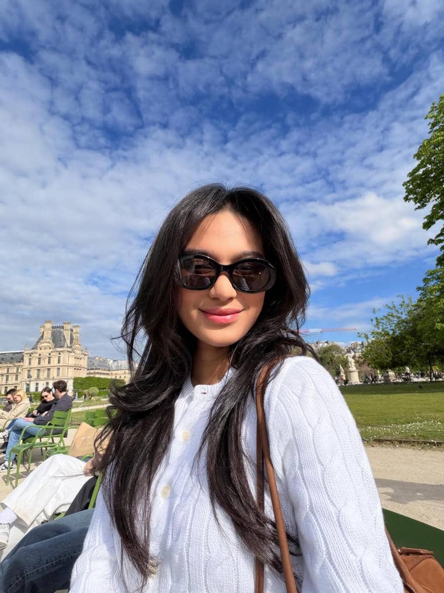 Azizah Salsha saat jalan-jalan di Paris, tak lupa main padel