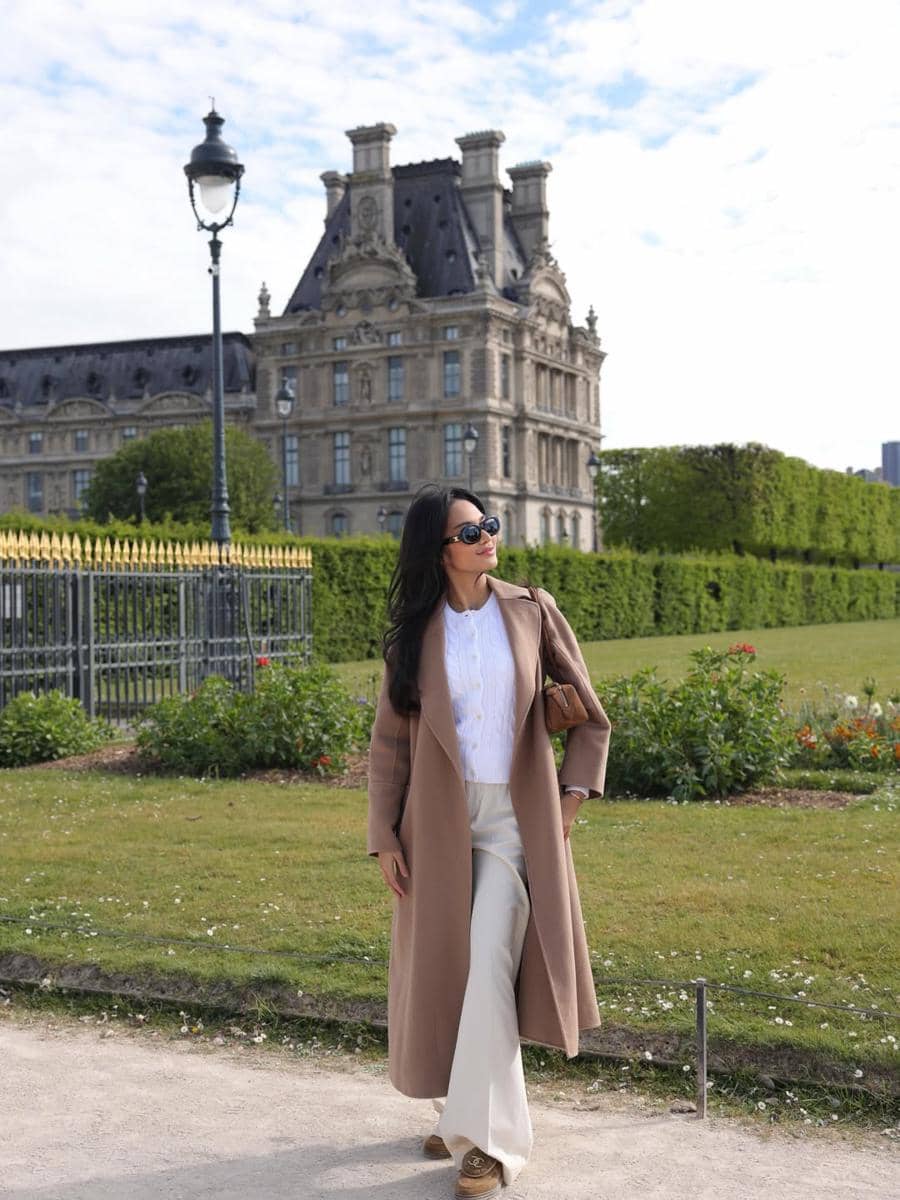 Azizah Salsha saat jalan-jalan di Paris, tak lupa main padel