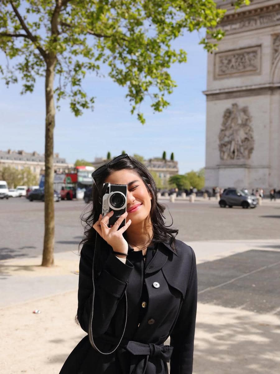 Azizah Salsha saat jalan-jalan di Paris, tak lupa main padel