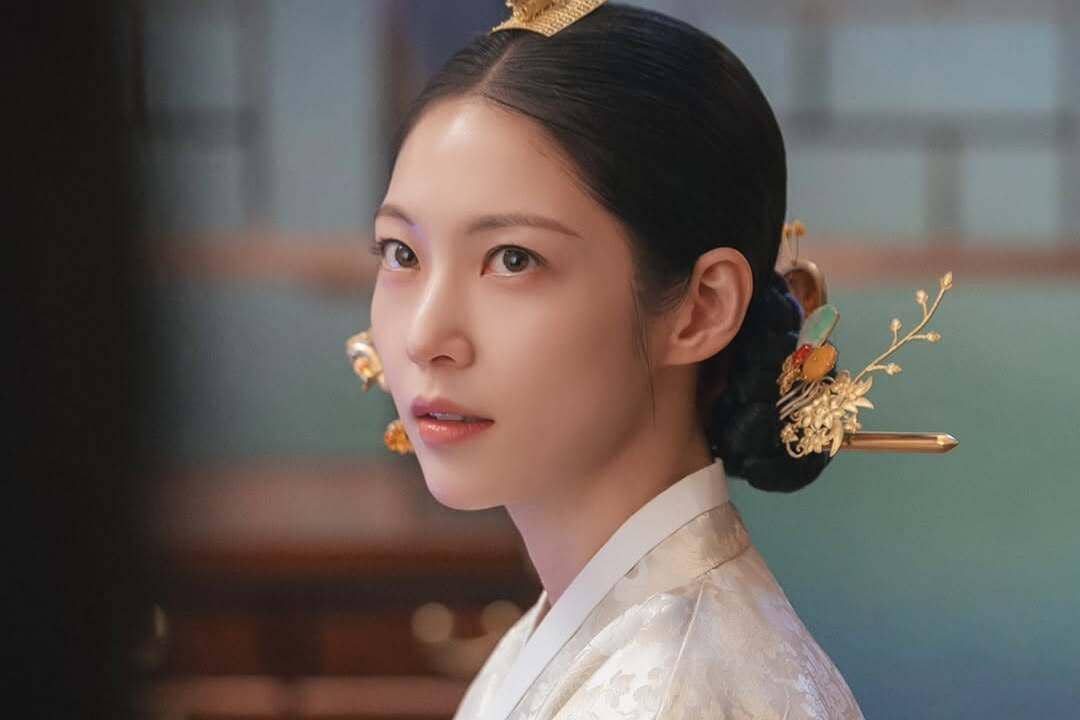 Gong Seung Yeon di Perfect Crown