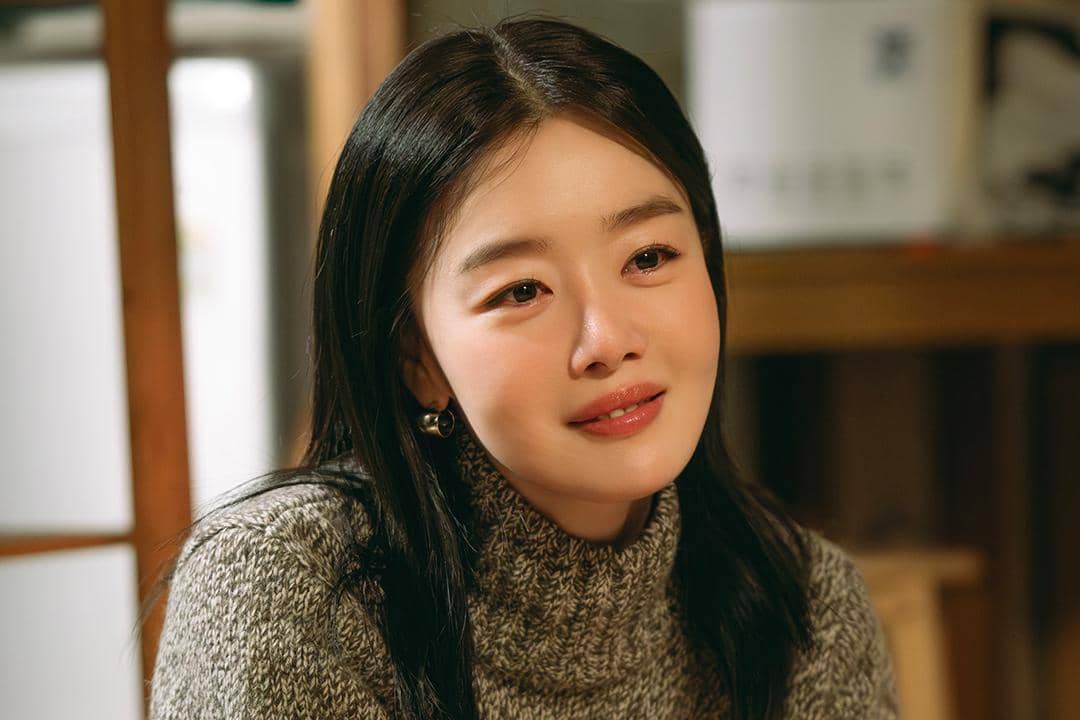 Han Sun Hwa di We Are All Trying Here