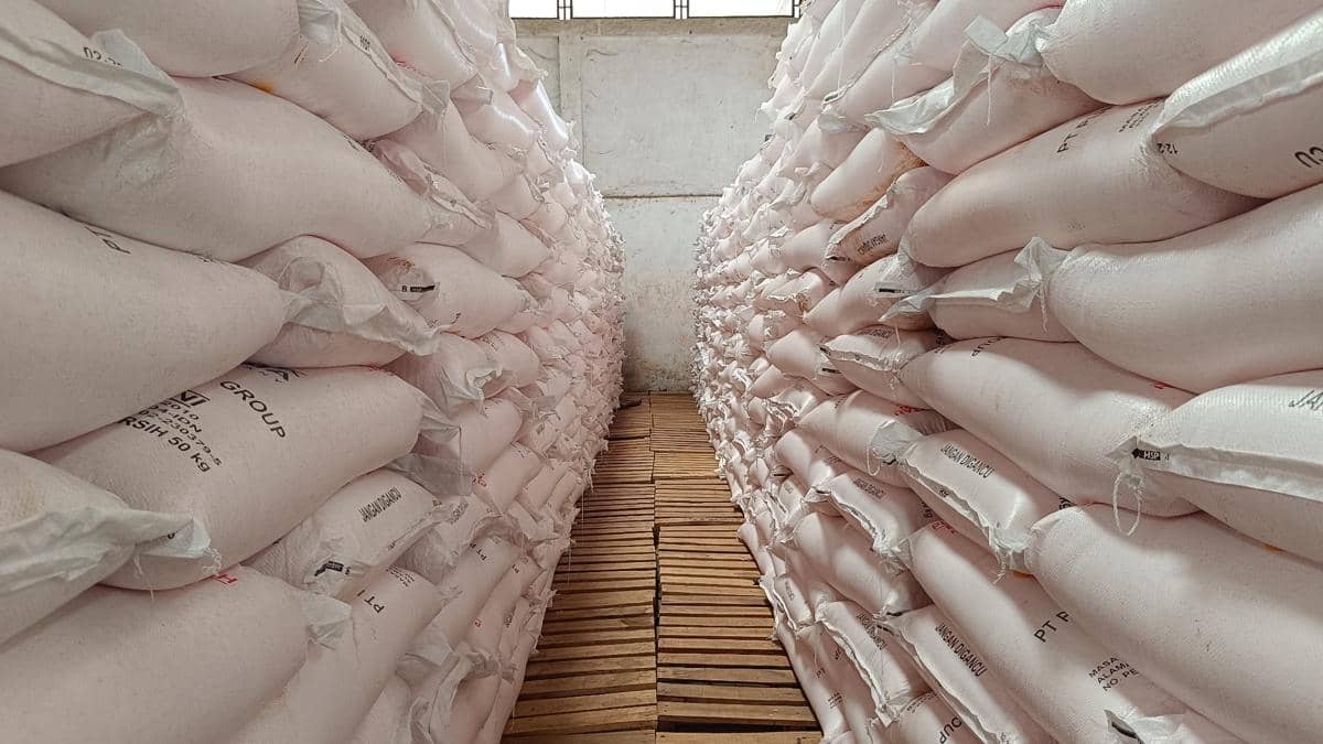 Gudang pupuk bersubsidi milik PT Pupuk Indonesia. IDN Times/Debbie Sutrisno 