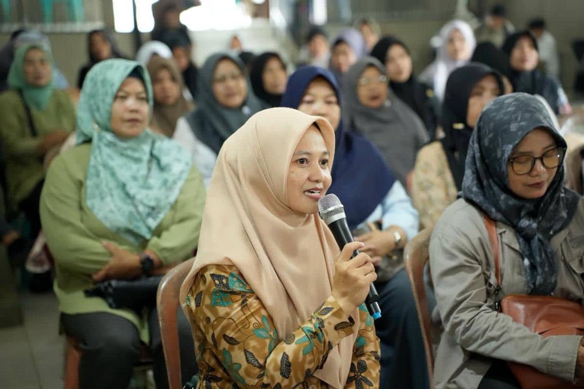 Metty Triantika Rogoh Kocek Pribadi Bantu Kaum Disabilitas