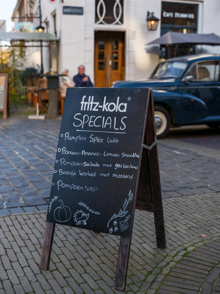 Ilustrasi chalkboard menu (unsplash.com/Photo by Haberdoedas)