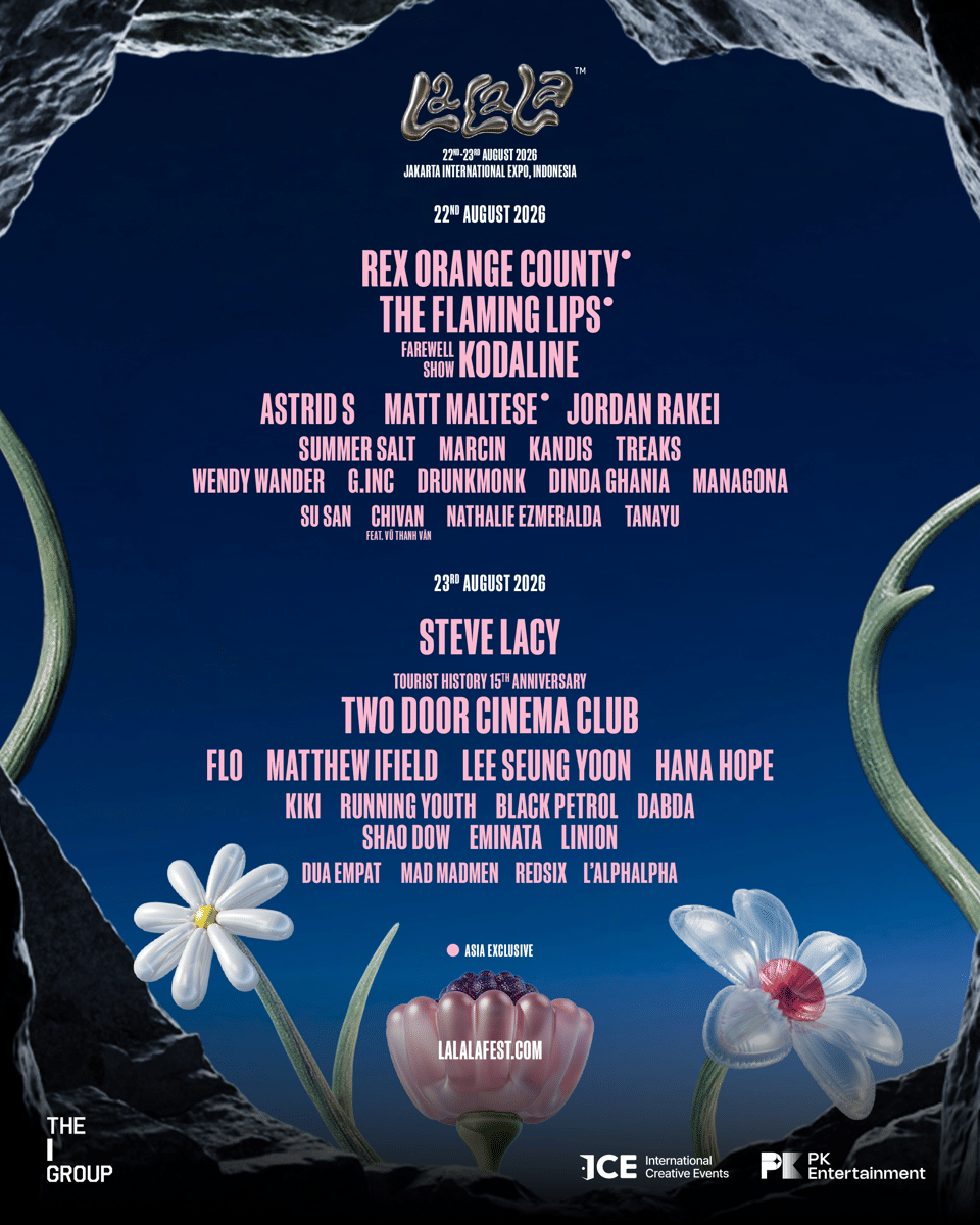 Poster line up LaLaLa Festival 2026 di Jakarta International Expo menampilkan daftar artis internasional dan lokal untuk tanggal 22–23 Agustus 2026.