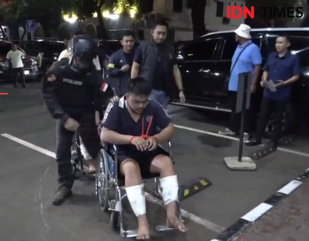 Polda Metro Tangkap 2 Tersangka Begal di Jaktim, Kaki Ditembak