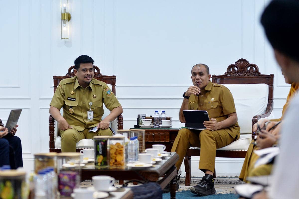 Gubsu pimpin Rapat pembangunan RS Internasional (4).jpg.jpeg