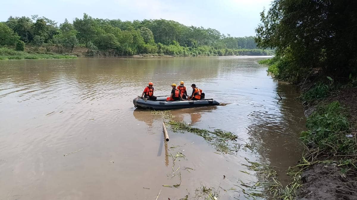 Terpeleset Saat Mencari Ikan, Warga Tulungagung Hilang Terseret Arus